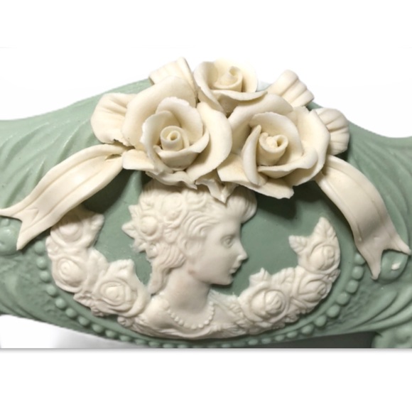 Set of 2 Ornate Ceramic Picture Frames - Picture 4 of 7